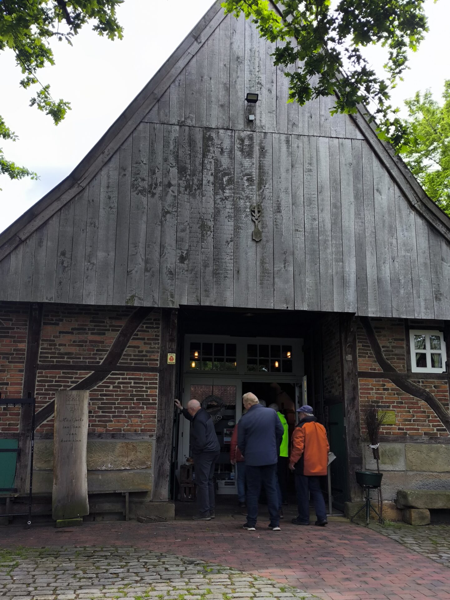 1000041604